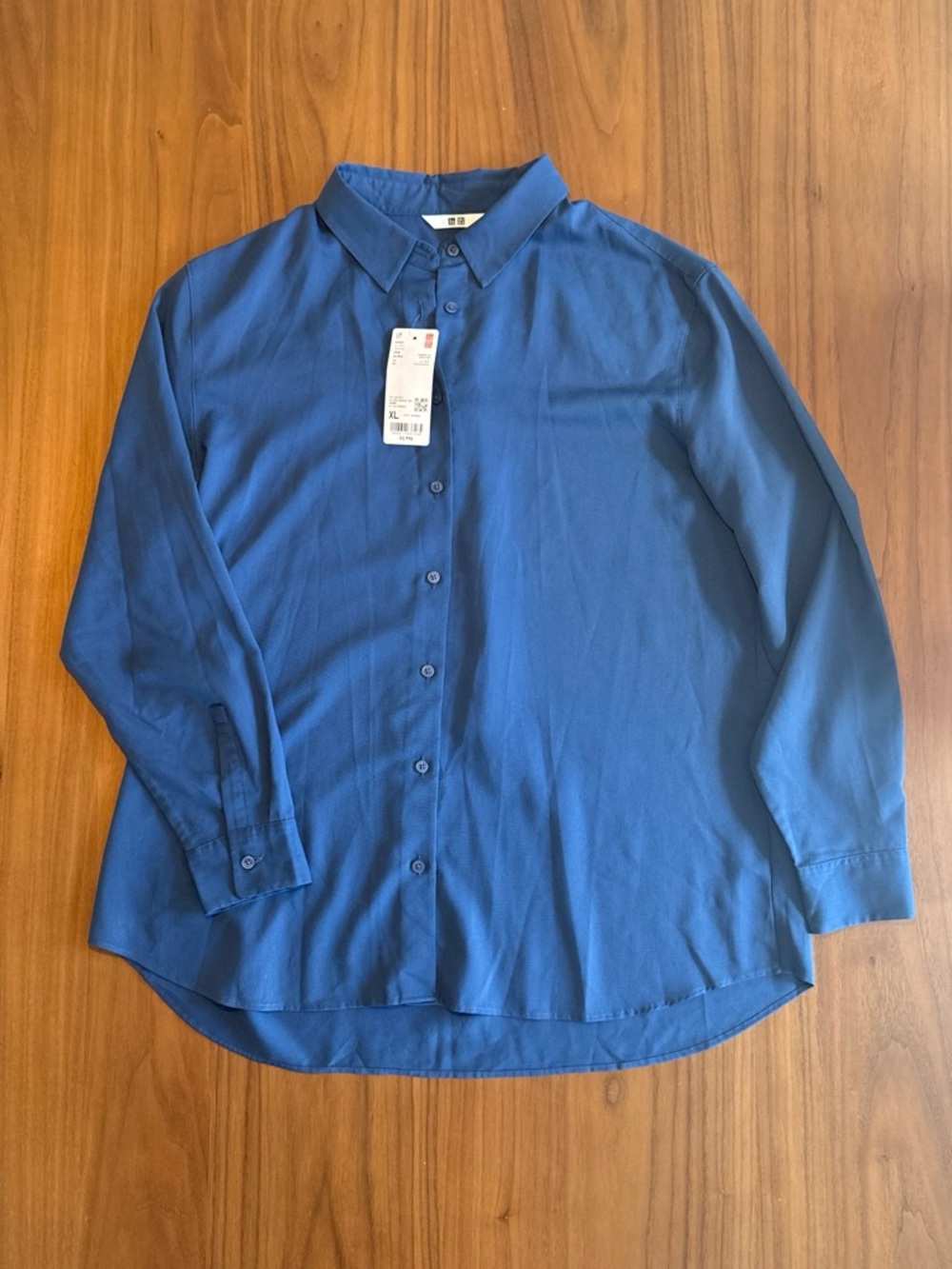 NWT UNIQLO Women’s Blue Button-Up Shirt